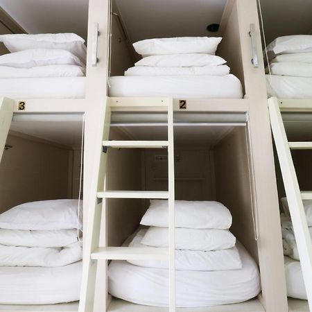 Homiestay Jakarta Buitenkant foto