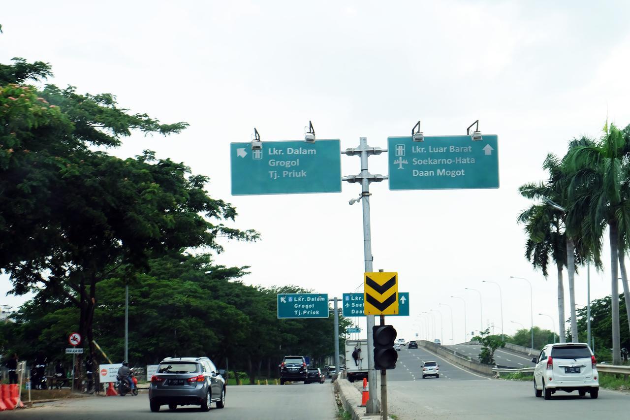 Homiestay Jakarta Buitenkant foto