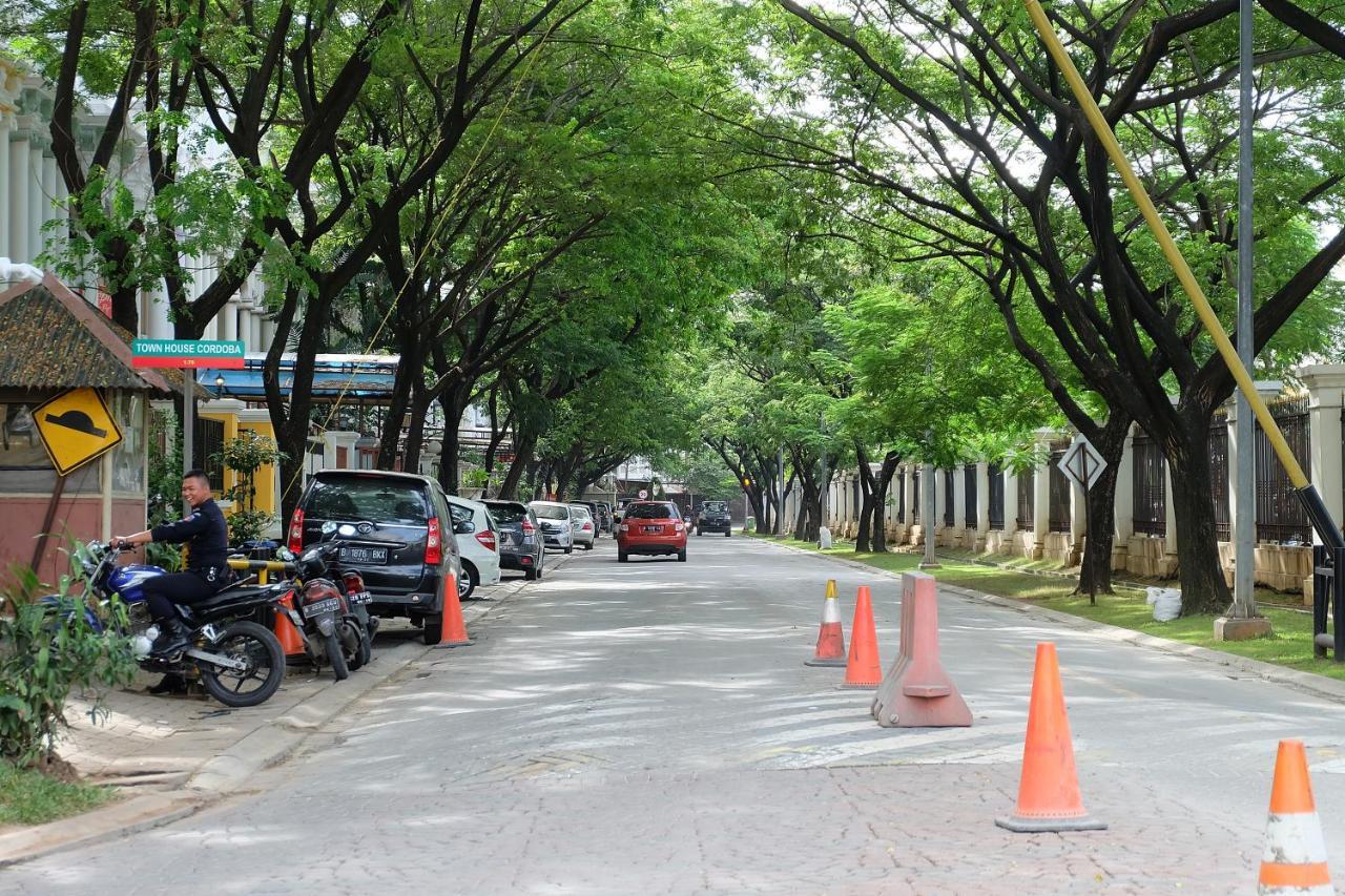 Homiestay Jakarta Buitenkant foto