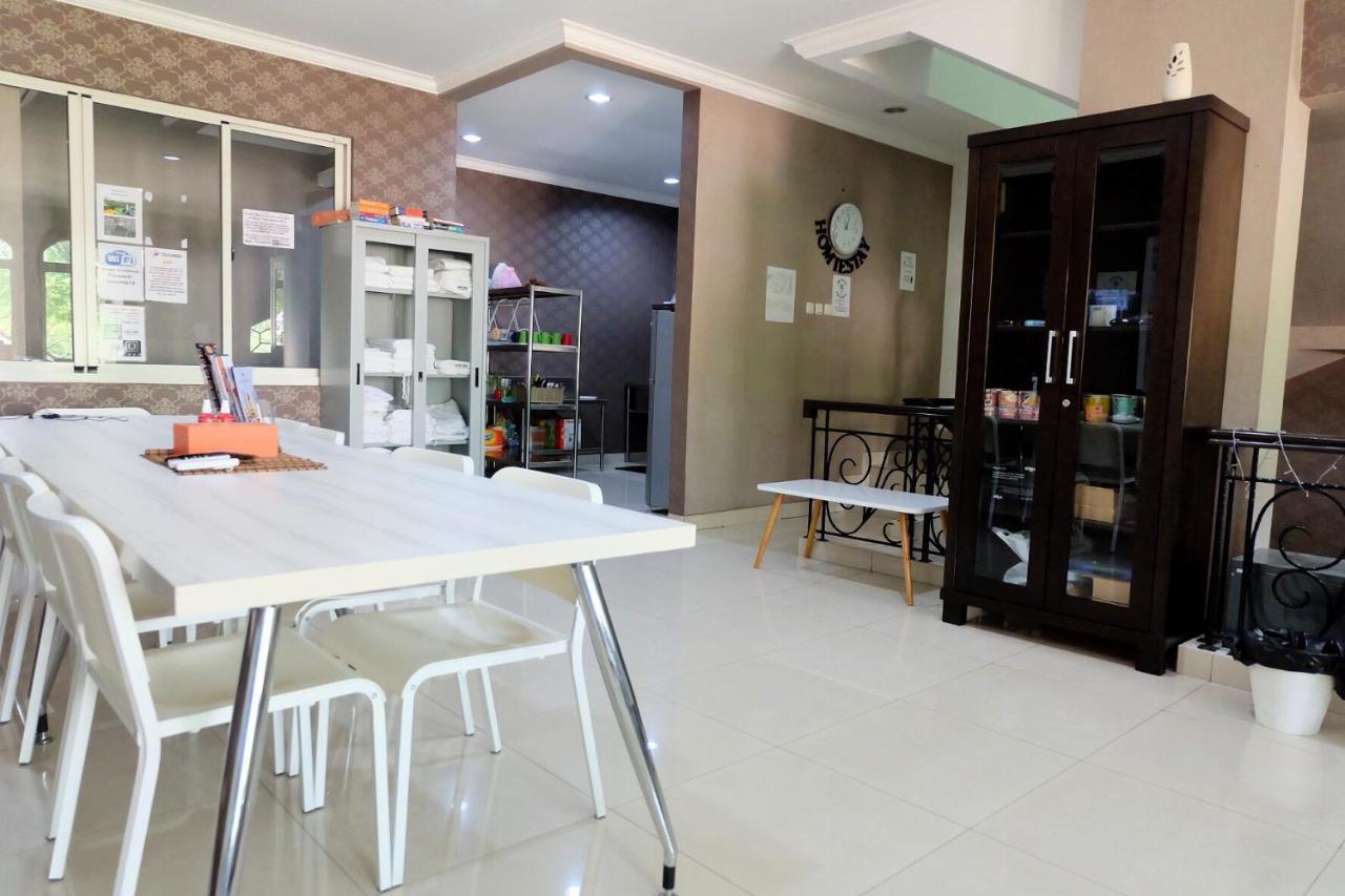Homiestay Jakarta Buitenkant foto