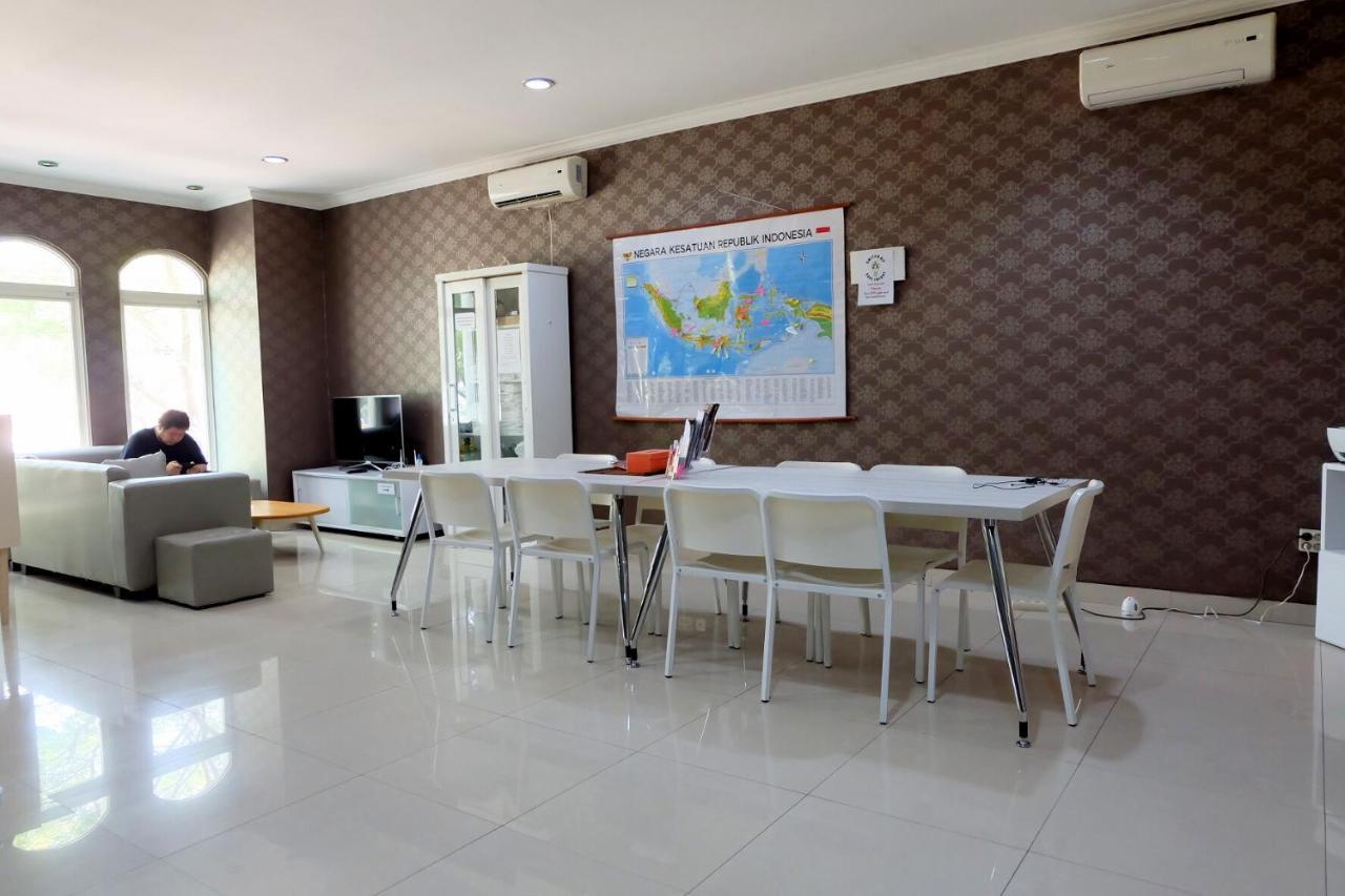 Homiestay Jakarta Buitenkant foto
