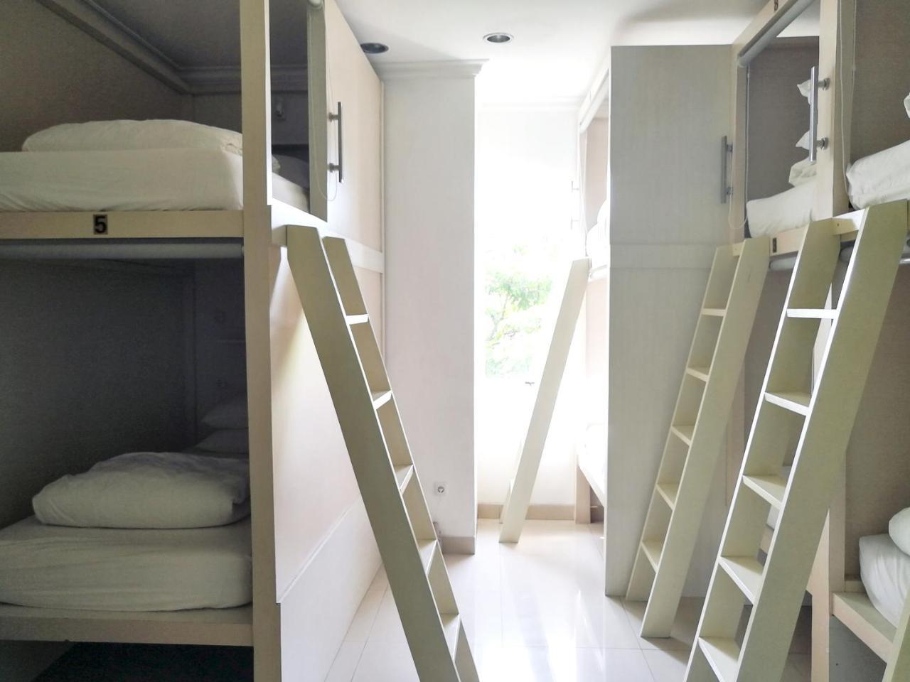 Homiestay Jakarta Buitenkant foto