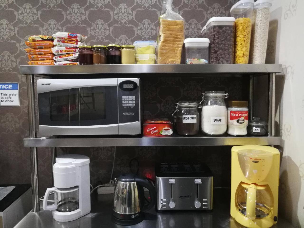 Homiestay Jakarta Buitenkant foto