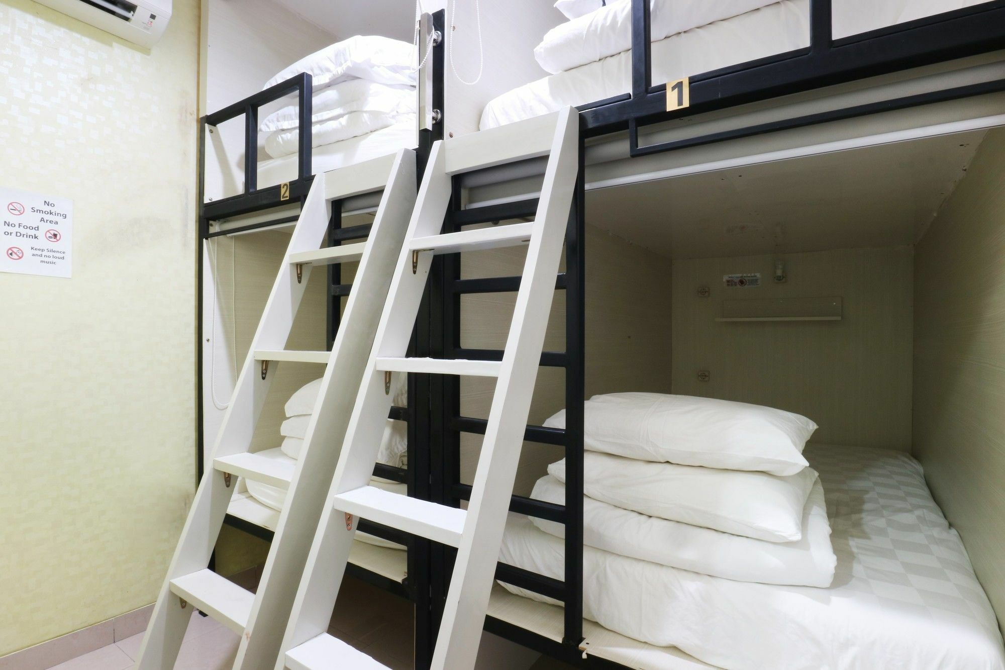 Homiestay Jakarta Buitenkant foto